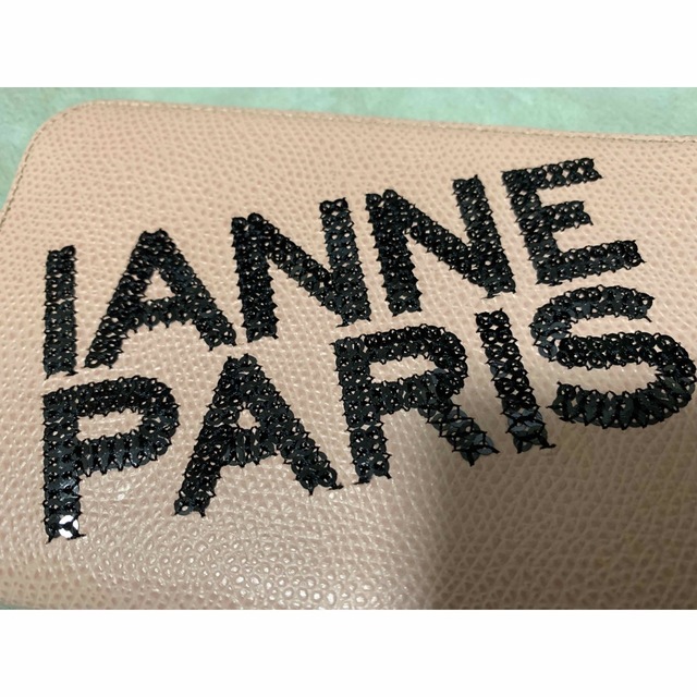 IANNE(イアンヌ)の美品・IANNE　リーザ　コーラルピンク　 レディースのファッション小物(財布)の商品写真