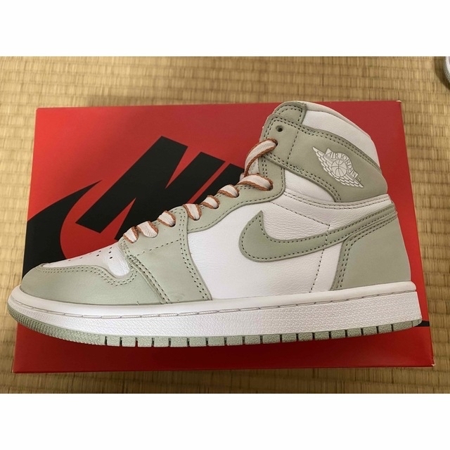 Jordan Brand（NIKE）(ジョーダン)のaj1 seafoam [soratumu 様専用] レディースの靴/シューズ(スニーカー)の商品写真