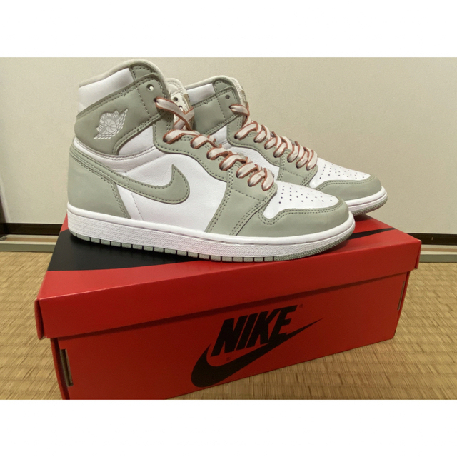 Jordan Brand（NIKE）(ジョーダン)のaj1 seafoam [soratumu 様専用] レディースの靴/シューズ(スニーカー)の商品写真