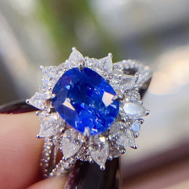 新品国内正規 天然 ロイヤルブルーサファイア ダイヤ リング2.065ct