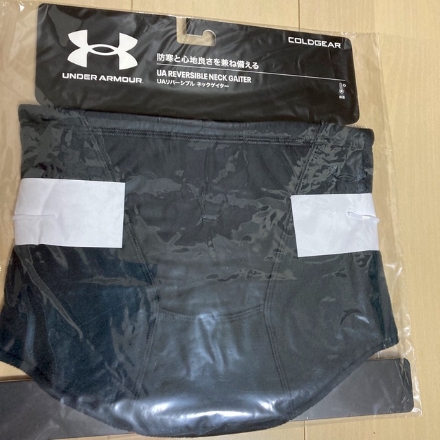 UNDER ARMOUR(アンダーアーマー)の【新品未使用】アンダーアーマー リバーシブル ネックゲイター ブラック メンズのファッション小物(ネックウォーマー)の商品写真