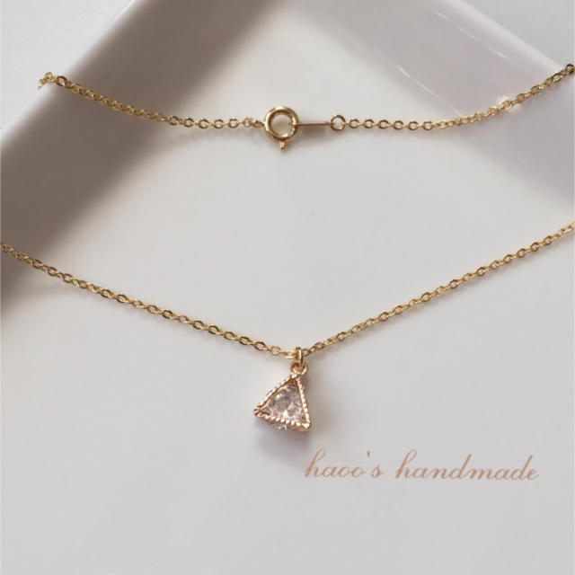 三角ジルコニアチャームのネックレス ハンドメイドのアクセサリー(ネックレス)の商品写真