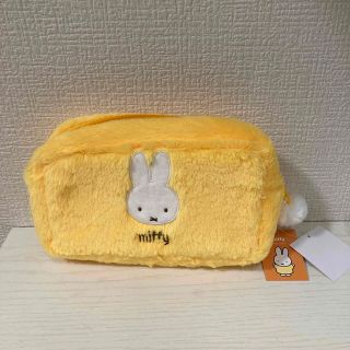 ミッフィー(miffy)の★新品未使用品★ミッフィー　ふわふわスクエアポーチ(ポーチ)