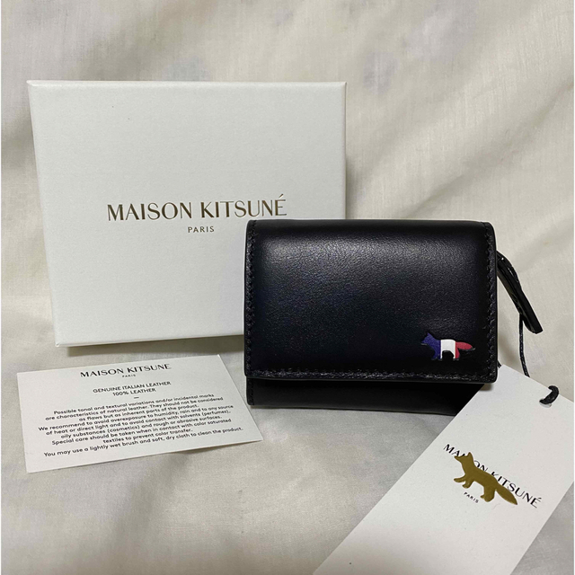 国内外の人気が集結 Maison Kitsune メゾンキツネ ウォレット 三つ折り