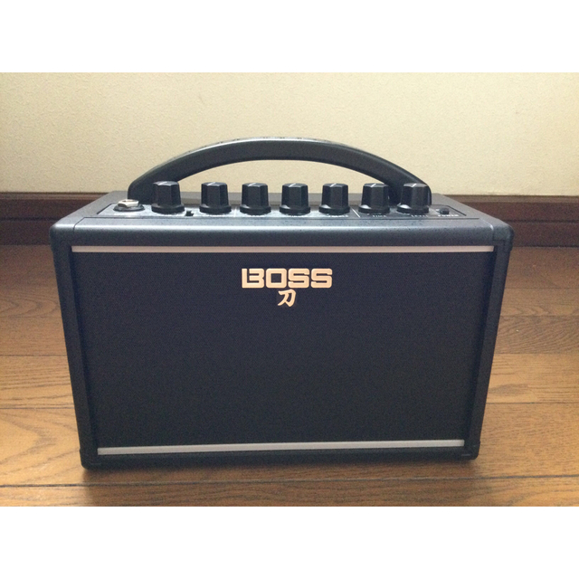 BOSS(ボス)のBOSS ギターアンプ KATANA-MINI 楽器のギター(ギターアンプ)の商品写真