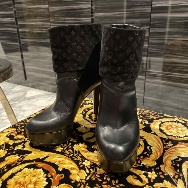 LOUIS VUITTON(ルイヴィトン)のルイヴィトン ブーツ 正規品　　　　　❤️お値下げ中❤️ レディースの靴/シューズ(ブーツ)の商品写真
