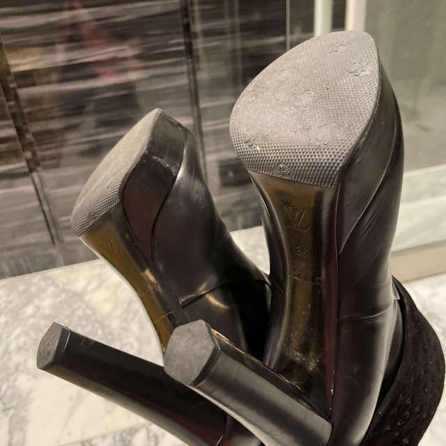 LOUIS VUITTON(ルイヴィトン)のルイヴィトン ブーツ 正規品　　　　　❤️お値下げ中❤️ レディースの靴/シューズ(ブーツ)の商品写真
