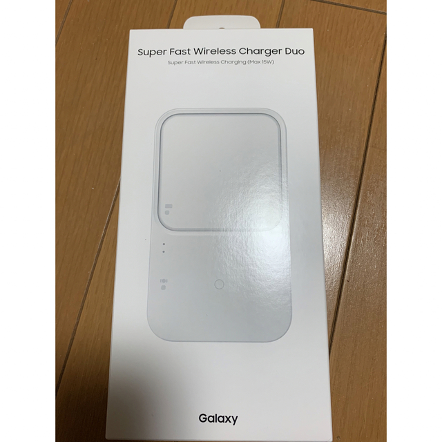 Galaxy(ギャラクシー)の新品未使用 Galaxy ワイヤレス充電器 スマホ/家電/カメラのスマートフォン/携帯電話(バッテリー/充電器)の商品写真