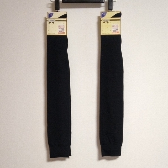 しまむら(シマムラ)のレディース　ニーソックス　ニーハイソックス　黒　ブラック　70cm　未使用　２足 レディースのレッグウェア(ソックス)の商品写真