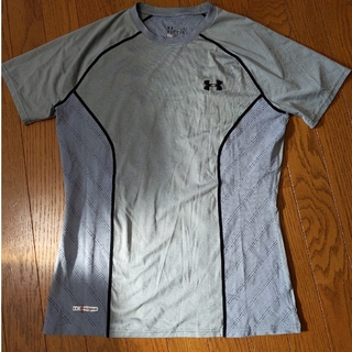 アンダーアーマー(UNDER ARMOUR)のUNDER ARMOUR Tシャツ サイズLG fitted ヒートギア(Tシャツ/カットソー(半袖/袖なし))