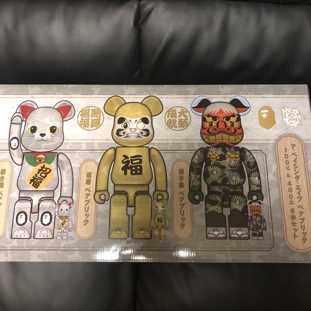 A BATHING APE(アベイシングエイプ)のBE@RBRICK BAPE(R) 招き猫 銀メッキ 達磨 金メッキ 獅子舞  エンタメ/ホビーのフィギュア(その他)の商品写真