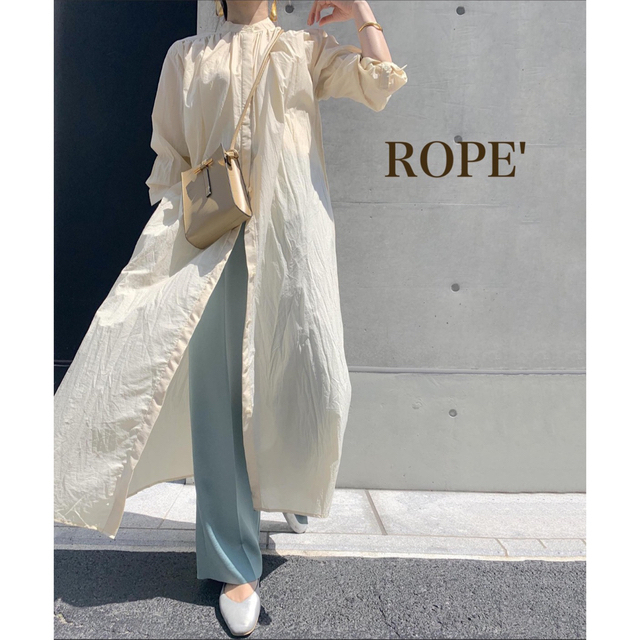 ROPE’(ロペ)の完売品　ROPE 【洗える】ナイロンコットンシャツワンピース　ホワイト レディースのワンピース(ロングワンピース/マキシワンピース)の商品写真