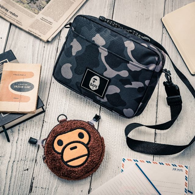 極美品 A BATHING APE® アベイシングエイプ ショルダーバッグ-