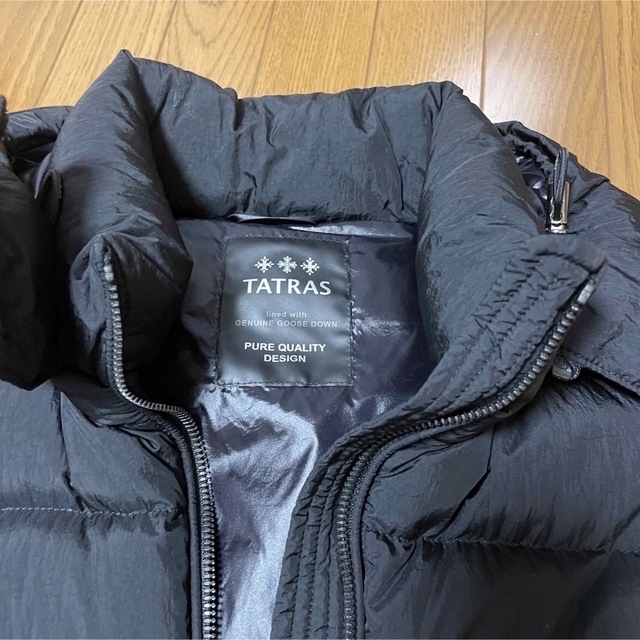 TATRAS(タトラス)のタトラス ベスト ダウン ベストダウン 黒  レディースのジャケット/アウター(ダウンベスト)の商品写真