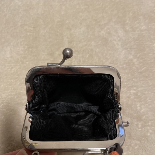 AYANOKOJI(アヤノコウジ)のAYANOKOJI革紐付き手提げがま口財布 レディースのファッション小物(コインケース)の商品写真