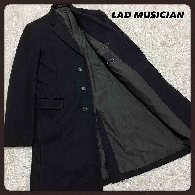 LAD MUSICIAN(ラッドミュージシャン)のラッドミュージシャン チェスターコート 黒 比翼仕立て 42 メンズのジャケット/アウター(チェスターコート)の商品写真