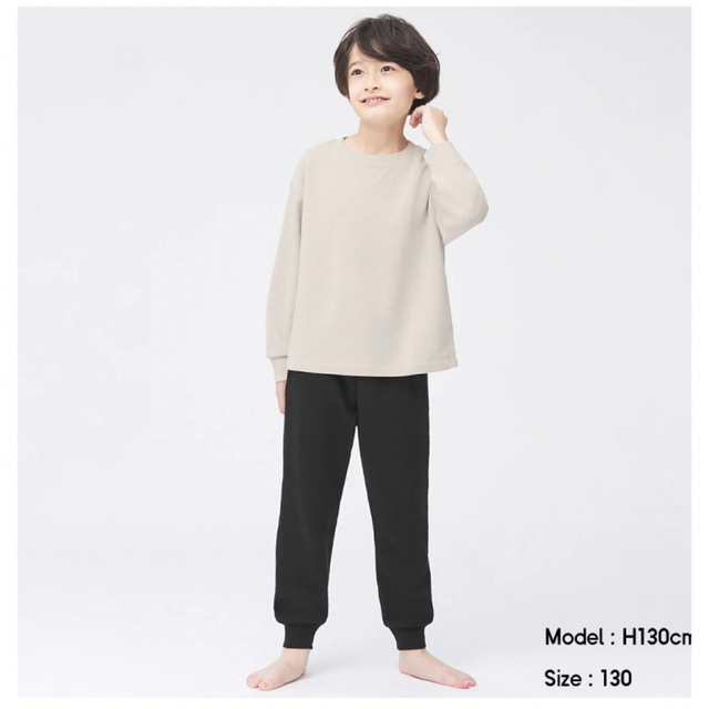 GU(ジーユー)のGU ソフトスウェットラウンジセット(長袖) 110 キッズ/ベビー/マタニティのキッズ服男の子用(90cm~)(パジャマ)の商品写真