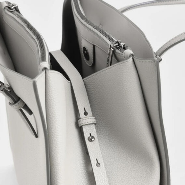 Charles and Keith - クラシックダブルハンドル トートバッグ の Charles and Keith - クラシックダブルハンドル トートバッグ の