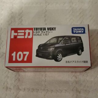 タカラトミー(Takara Tomy)のトミカ TOYOTA VOXY 廃盤品 107 新品(電車のおもちゃ/車)