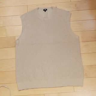 ユニクロ(UNIQLO)のUNIQLO　ニットベスト　ベージュ　XL(ベスト)