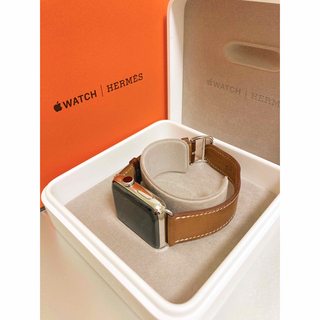 エルメス(Hermes)のApple Watch エルメス　42㎜　　新品 エルメススポーツバンド 付き(腕時計(デジタル))