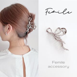 リボン パール ヘアクリップ バンスクリップ(バレッタ/ヘアクリップ)