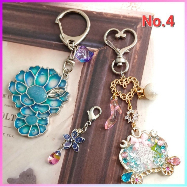 2021新商品 じゃれねこ♡レジン 不思議の国のアリスNo.2 小さめキーホルダー じゃれねこ♡レジン 不思議の国のアリスNo.3♪小さめキーホルダー