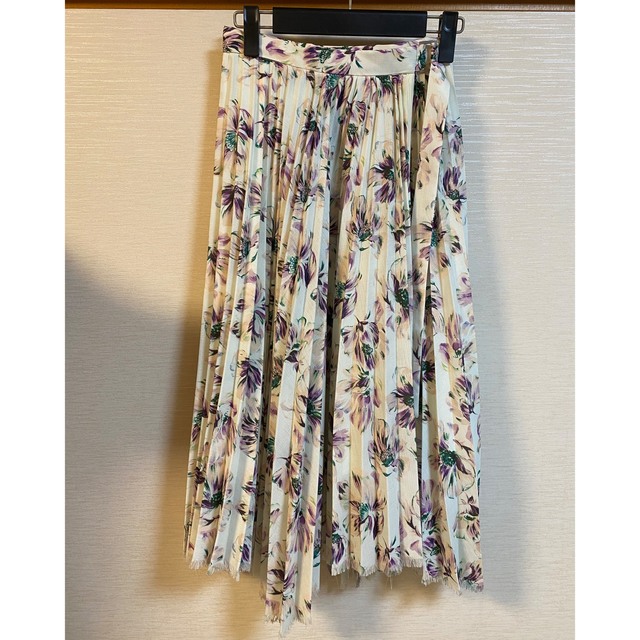 COCO DEAL(ココディール)のココディール　花柄スカート　COCODEAL サーキュラーラップスカート レディースのスカート(ロングスカート)の商品写真