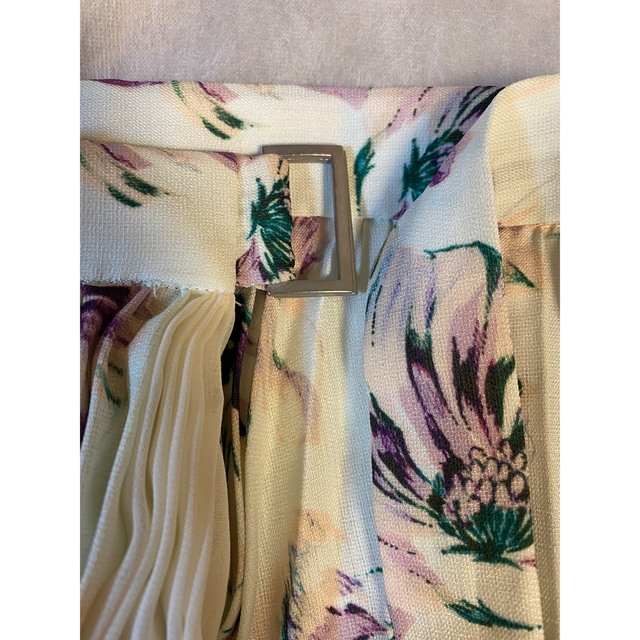 COCO DEAL(ココディール)のココディール　花柄スカート　COCODEAL サーキュラーラップスカート レディースのスカート(ロングスカート)の商品写真