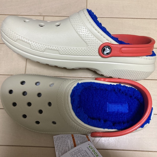 crocs(クロックス)の新品 27㎝ クロックス クラシック ラインド クロッグ ボア付き メンズの靴/シューズ(サンダル)の商品写真