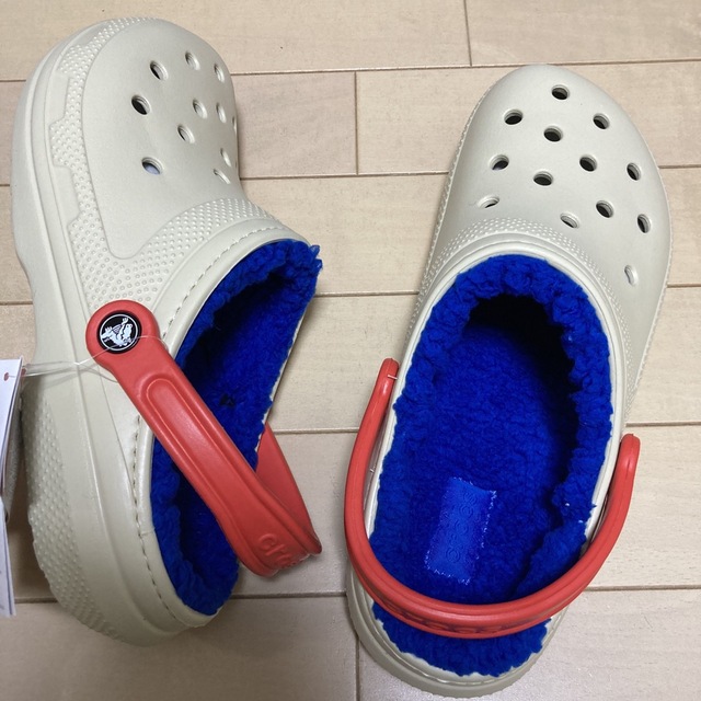 crocs(クロックス)の新品 27㎝ クロックス クラシック ラインド クロッグ ボア付き メンズの靴/シューズ(サンダル)の商品写真