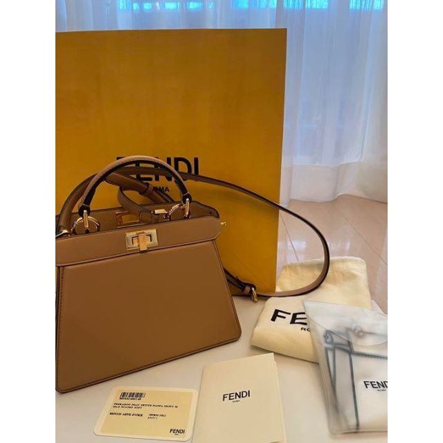 大流行中! FENDI - 年内最終特価!FENDIピーカブーアイシーユープチ