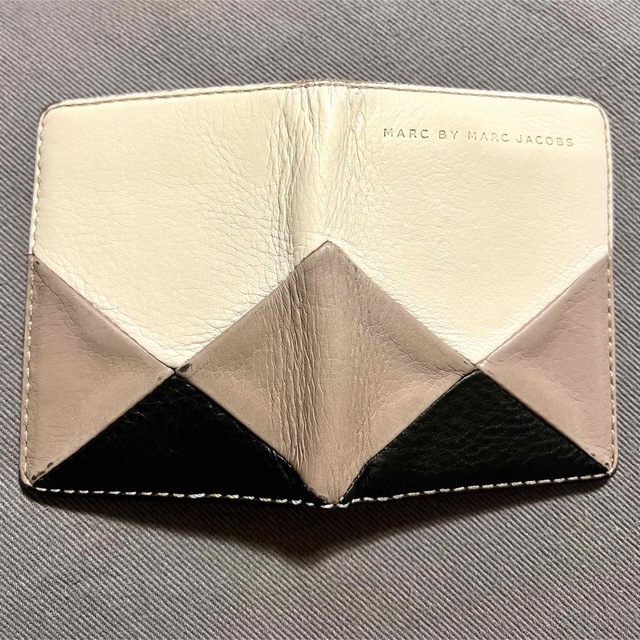 MARC BY MARC JACOBS(マークバイマークジェイコブス)のマークジェイコブス　パスケース レディースのファッション小物(名刺入れ/定期入れ)の商品写真