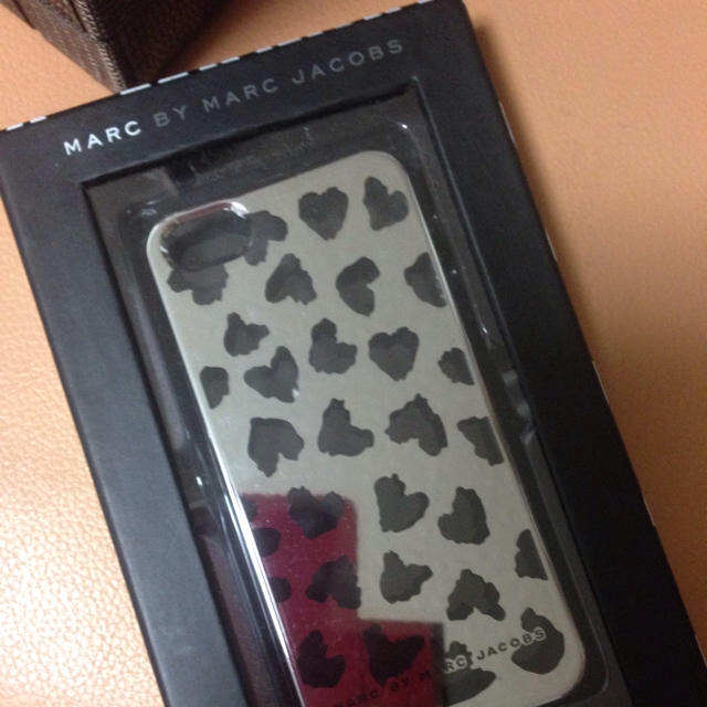 MARC BY MARC JACOBS(マークバイマークジェイコブス)のマークジェイコブス iPhone5カバー その他のその他(その他)の商品写真