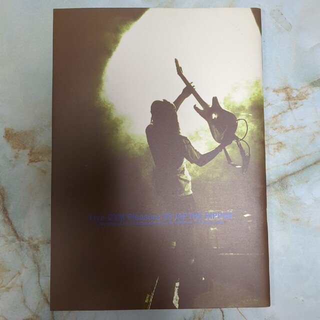 B'z(ビーズ)の値下げB'z  LIVE GYM Pleasure'93 コンサートパンフレット エンタメ/ホビーのタレントグッズ(ミュージシャン)の商品写真