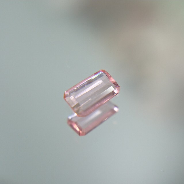 ヴェイリネナイト  0.07ct  2002 ハンドメイドの素材/材料(各種パーツ)の商品写真