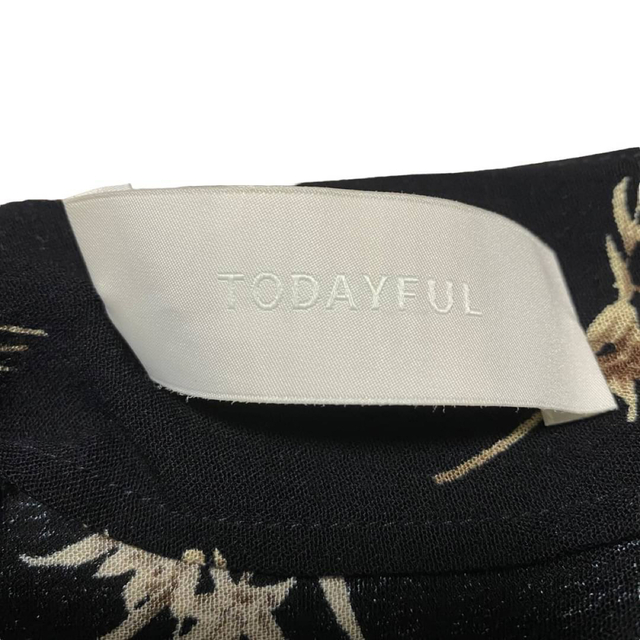 TODAYFUL(トゥデイフル)のTODAYFUL トゥデイフル ワンピース レディース サイズF ブラック 花柄 レディースのワンピース(ロングワンピース/マキシワンピース)の商品写真