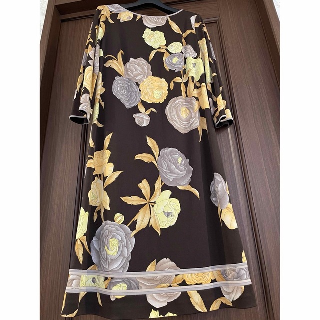 良好品】 LEONARD - レオナール♡ブラウンベースお花柄ワンピース 40 良好品】 LEONARD - レオナール♡ブラウンベースお花柄ワンピース 40