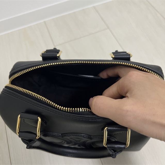 celine(セリーヌ)の【新作】CELINE スモールボストン キュイルトリオンフ ブラック レディースのバッグ(ボストンバッグ)の商品写真