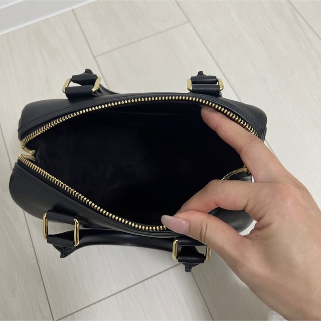 celine(セリーヌ)の【新作】CELINE スモールボストン キュイルトリオンフ ブラック レディースのバッグ(ボストンバッグ)の商品写真