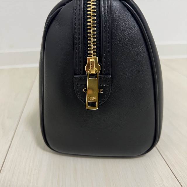 celine(セリーヌ)の【新作】CELINE スモールボストン キュイルトリオンフ ブラック レディースのバッグ(ボストンバッグ)の商品写真