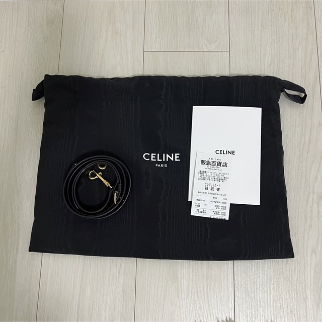 celine(セリーヌ)の【新作】CELINE スモールボストン キュイルトリオンフ ブラック レディースのバッグ(ボストンバッグ)の商品写真