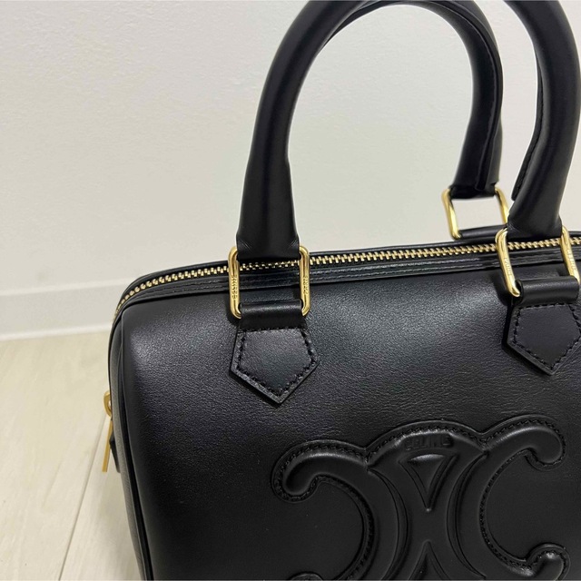 celine(セリーヌ)の【新作】CELINE スモールボストン キュイルトリオンフ ブラック レディースのバッグ(ボストンバッグ)の商品写真