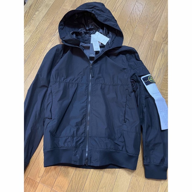 STONE ISLAND(ストーンアイランド)のSTONE ISLAND！NASLAN LIGHT WATRO ！ メンズのジャケット/アウター(ナイロンジャケット)の商品写真