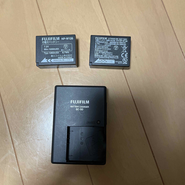 格安新品 富士フィルム FUJIFILM バッテリーチャージャー BC-W126