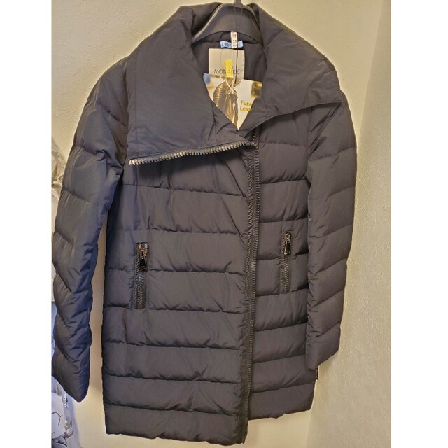 ダウンジャケット　モンクレール MONCLER