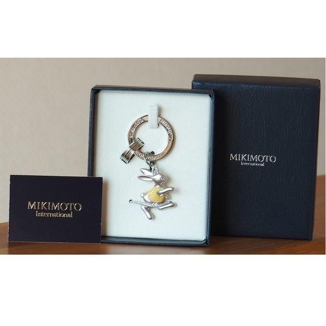 MIKIMOTO(ミキモト)のMIKIMOTO キーホルダー ウサギ 真珠付【未使用】✾ レディースのファッション小物(キーホルダー)の商品写真