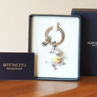 ミキモト(MIKIMOTO)のMIKIMOTO キーホルダー ウサギ 真珠付【未使用】✾(キーホルダー)