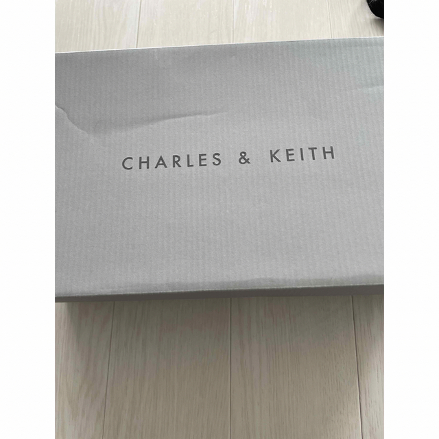 Charles and Keith(チャールズアンドキース)の再々値下げ！Charles&Keith ストラップ　サンダル レディースの靴/シューズ(サンダル)の商品写真