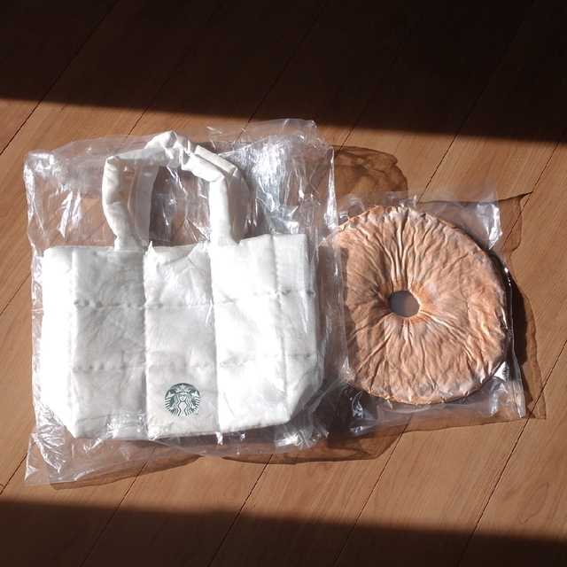 Starbucks Coffee(スターバックスコーヒー)の【新品】スタバ福袋 レディースのバッグ(トートバッグ)の商品写真